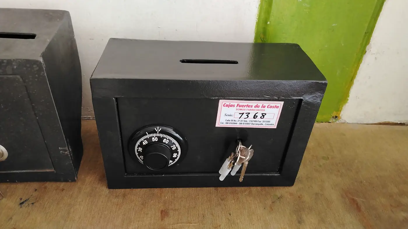 Caja fuerte depósito con ranura fabricada por Cajas Fuertes de la Costa