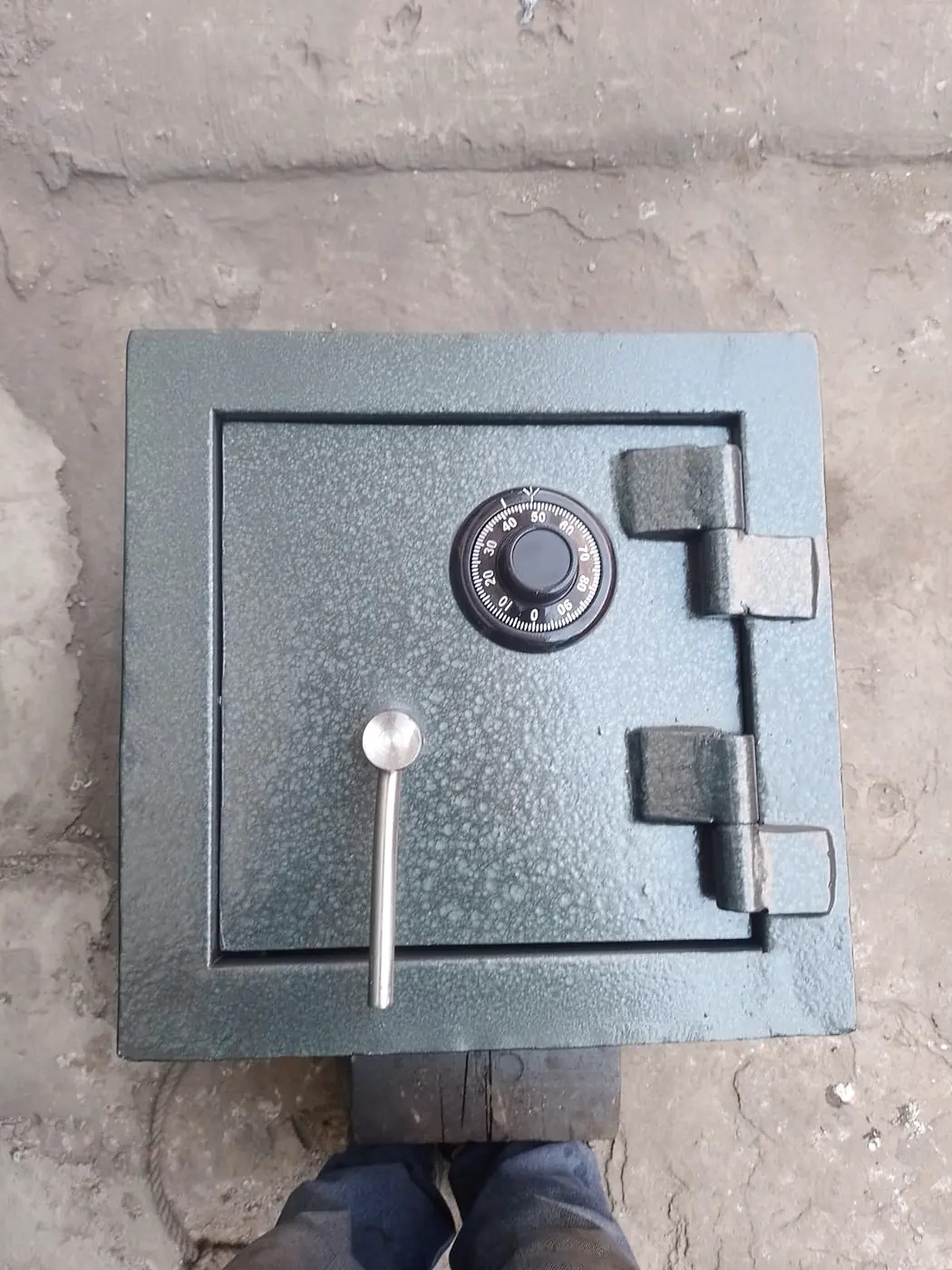 Caja fuerte bóveda compacta fabricada por Cajas Fuertes de la Costa
